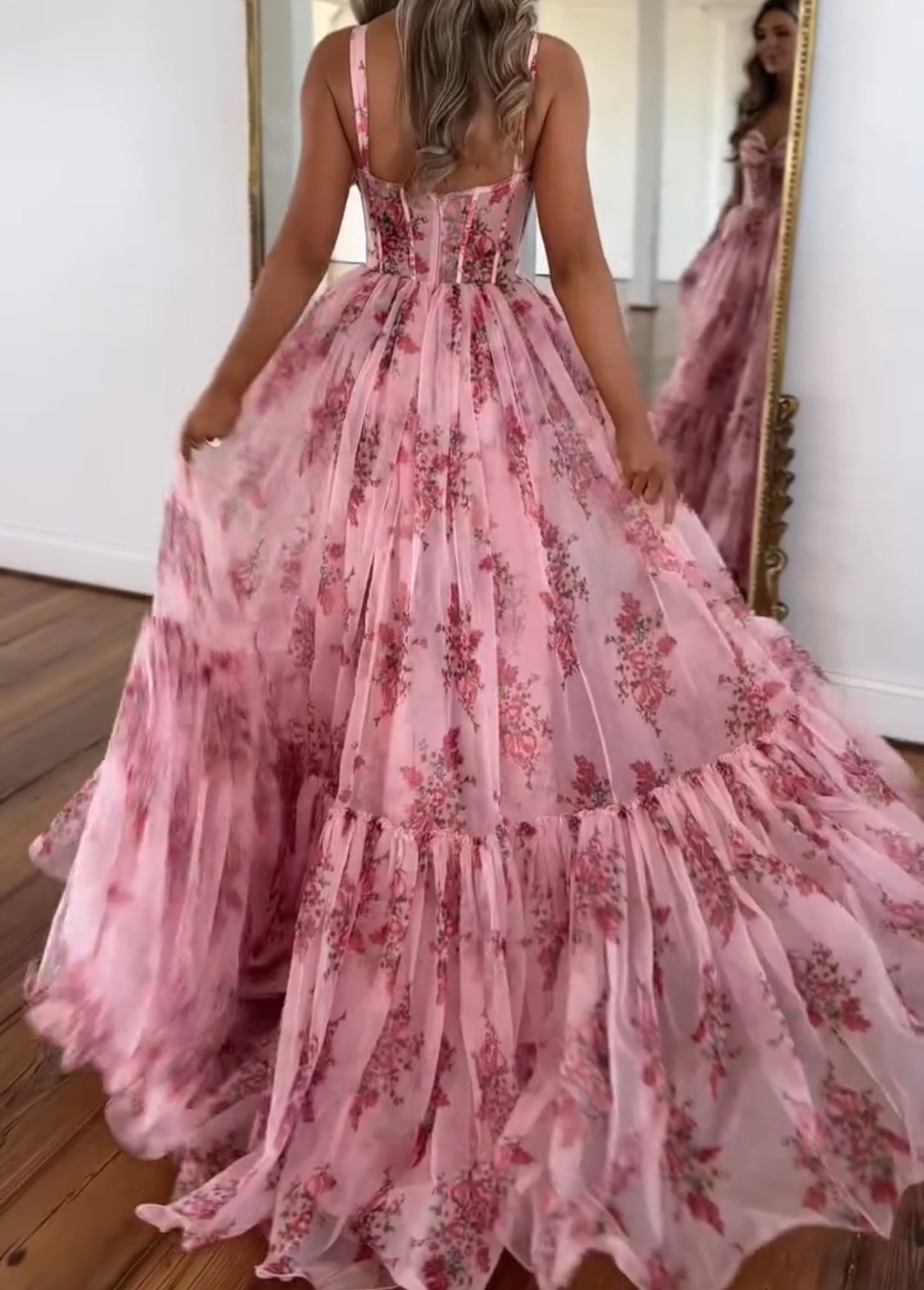 Elegant Halterneck Off-Shoulder Swing Dress