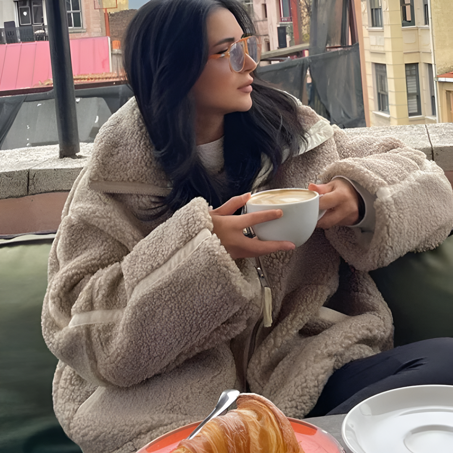 Olivia - Cozy Teddy Jacket