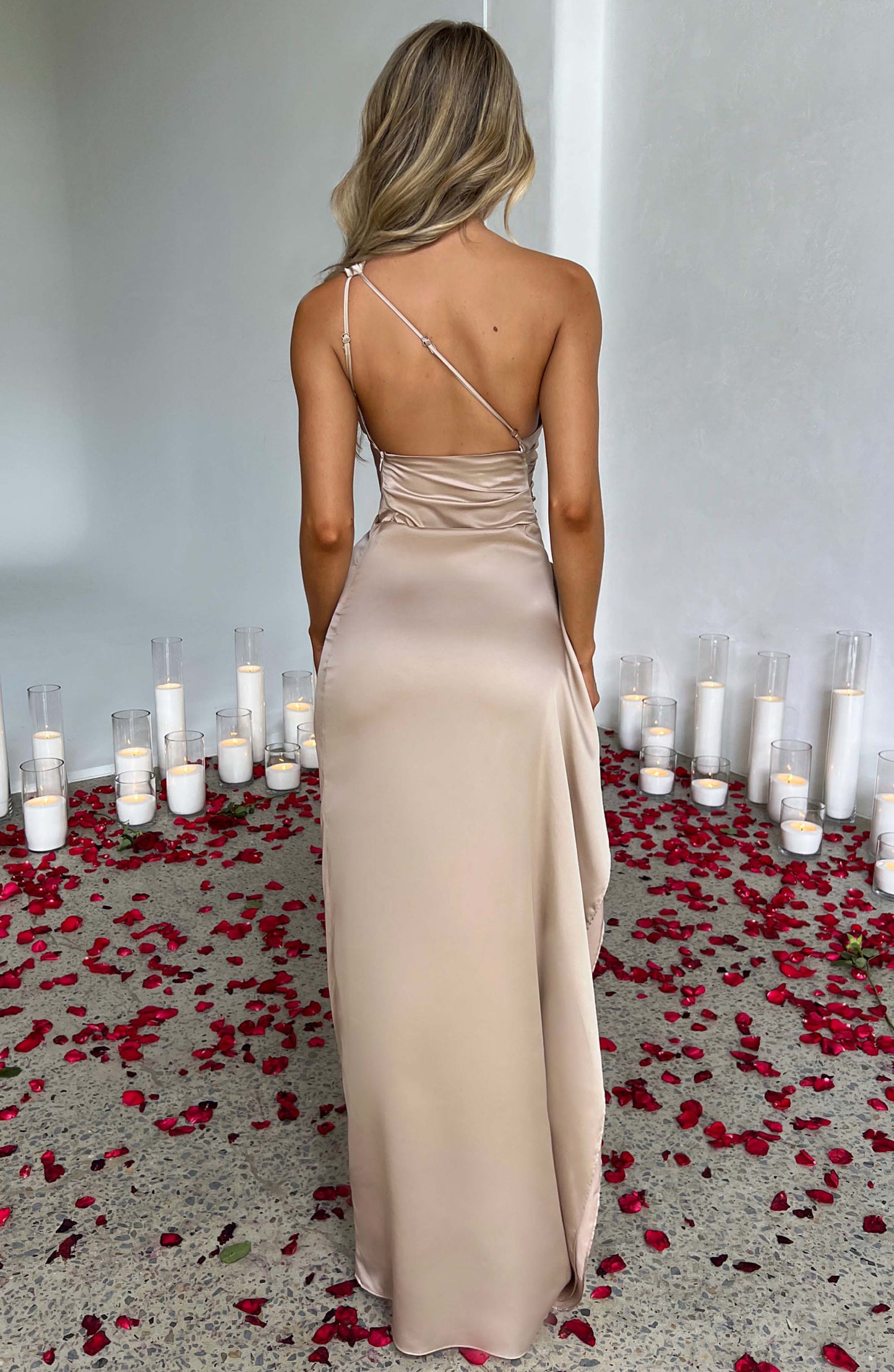 Alma Elegance Dress