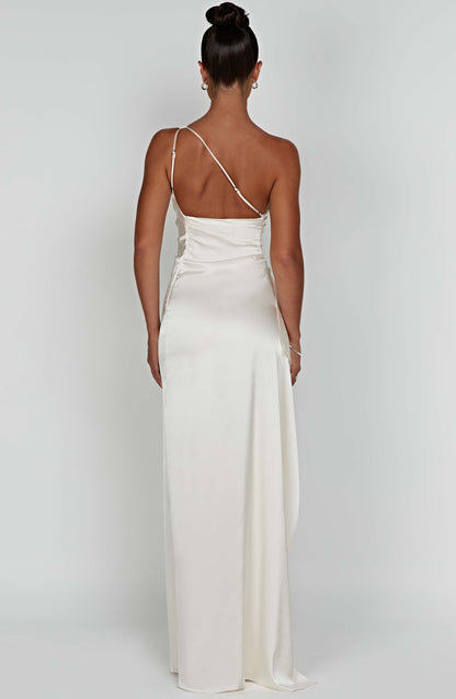 Alma Elegance Dress